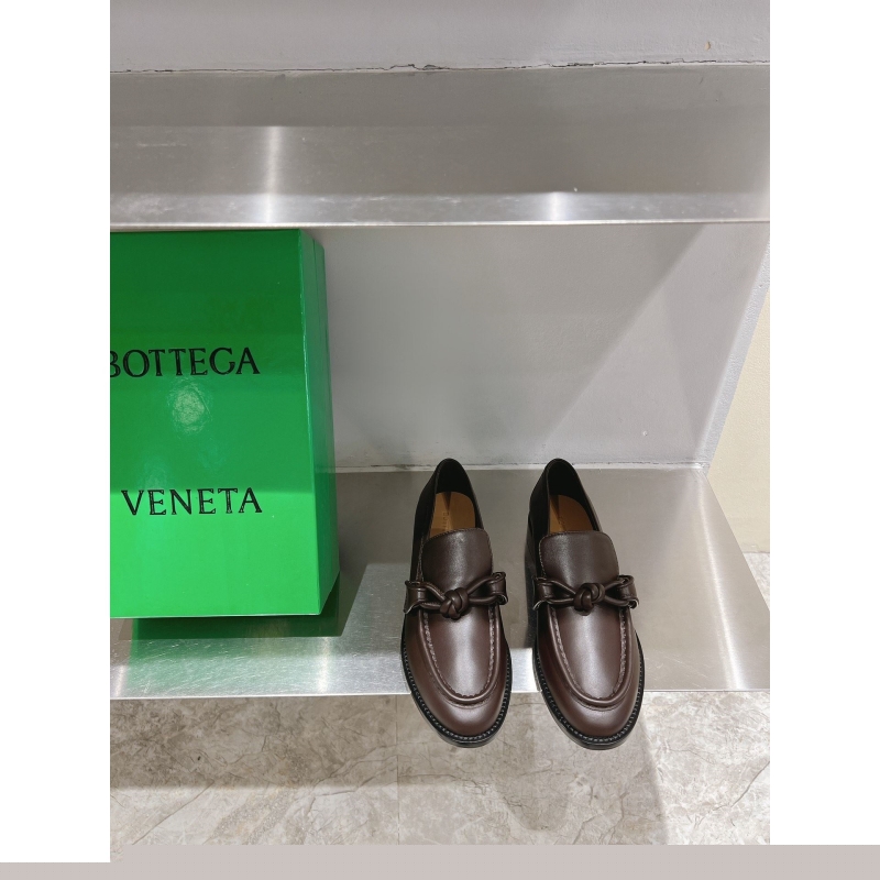 bo*te*ga Ve*ne*ta leather shoes